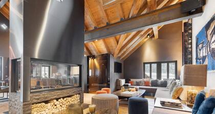 Duplex With Palace Views