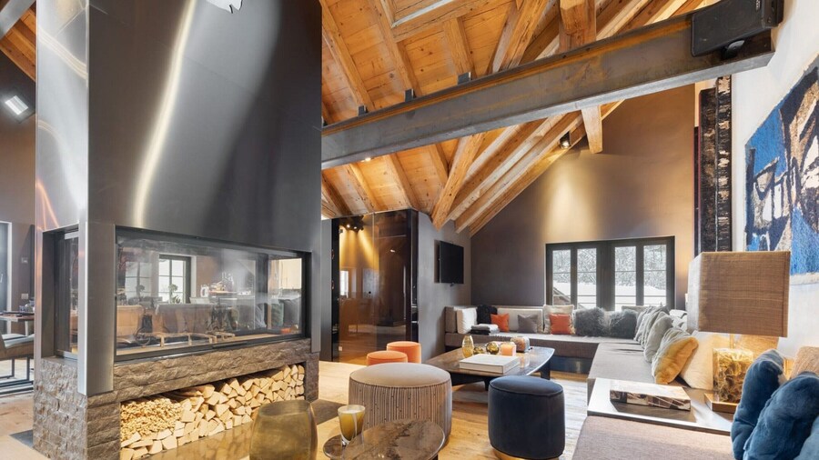 Duplex With Palace Views