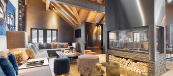 Duplex With Palace Views