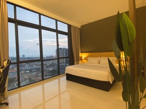 Studio, 1 King Bed | Minibar, desk, laptop workspace, blackout drapes - Amanjiwa 99R (Malacca City)