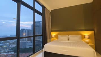 Studio, 1 kingsize bed | Een minibar, een bureau, een laptopwerkplek, verduisterende gordijnen