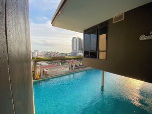 2 piscinas al aire libre