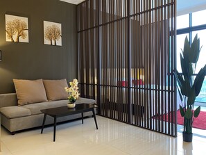 Dúplex, varias camas | Zona de estar | Televisión LCD de 42 pulgadas con canales por cable