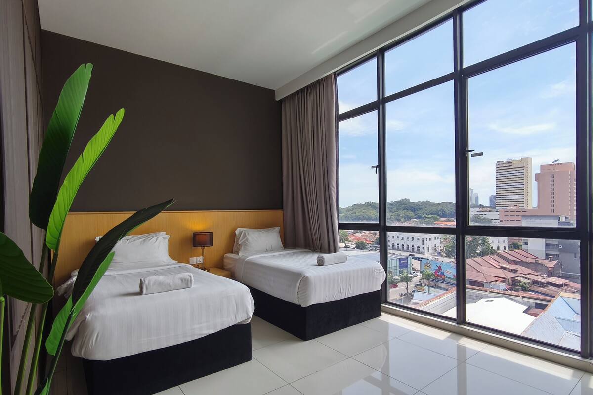 Studio, 2 giường đơn | Minibar, bàn, khu vực làm việc phù hợp cho laptop, màn/rèm cản sáng 