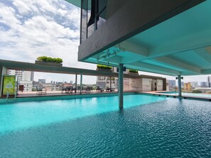 2 piscinas al aire libre