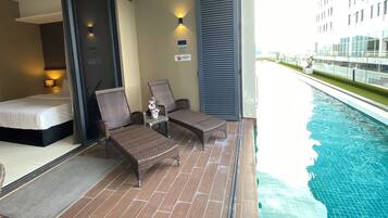 Studio, 1 kingsize bed, privézwembad | Terras