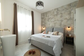 2 Schlafzimmer, Zimmersafe, Schreibtisch, Bügeleisen/Bügelbrett