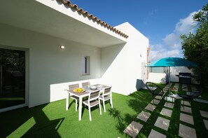 Outdoor dining - Villa Lux, A Luxurious Villa with private Swimming Pool (San Vito Lo Capo)