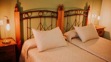 6 bedrooms, desk, free WiFi