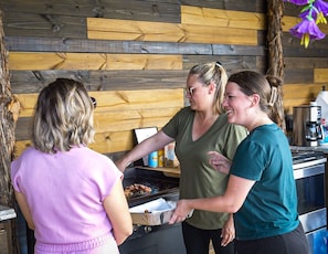 Dining - Luxury Riverfront Glamping for Families, Dogs & Starry Nights (Valley Mills)