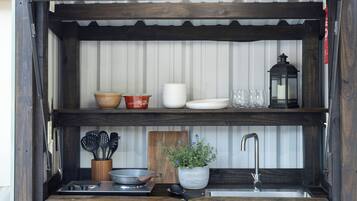 Herdplatte, Wasserkocher mit Kaffee-/Teezubehör, Toaster