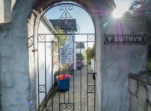 Exterior detail - Y Bwthyn, Cardigan - Two Bedroom Cottage, Sleeps 4 (Cardigan)