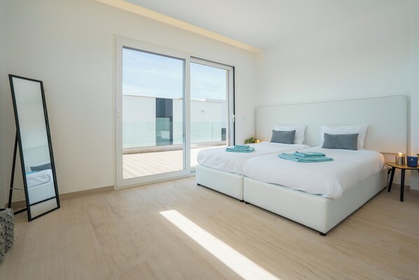 4 bedrooms, iron/ironing board, travel cot, free WiFi