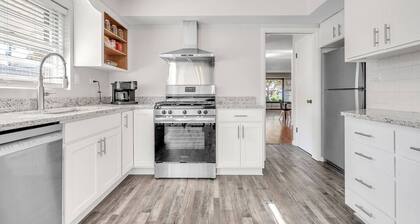 Spacious 2BR | Quiet Long-Term Stays | Niles, IL