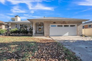 تفاصيل الفندق من الخارج