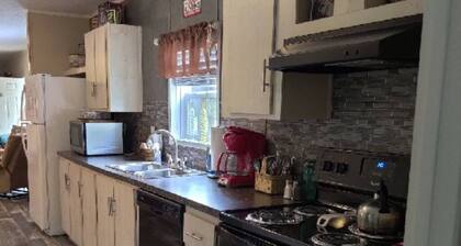 Classy 3 Bed home w/ pool access - Moose Cabin