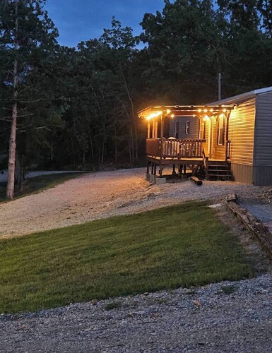 Classy 3 Bed home w/ pool access - Moose Cabin