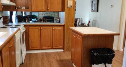 Entire Cabin on Norfork Lake with swimming pool