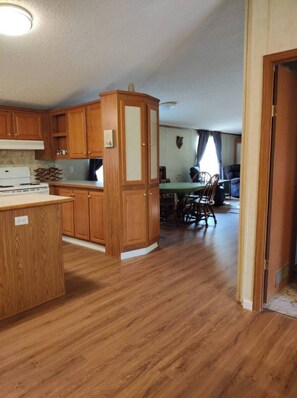 Interior - Entire Cabin on Norfork Lake with swimming pool (Elizabeth)