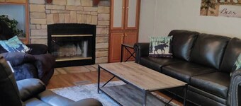 Entire Cabin on Norfork Lake with swimming pool