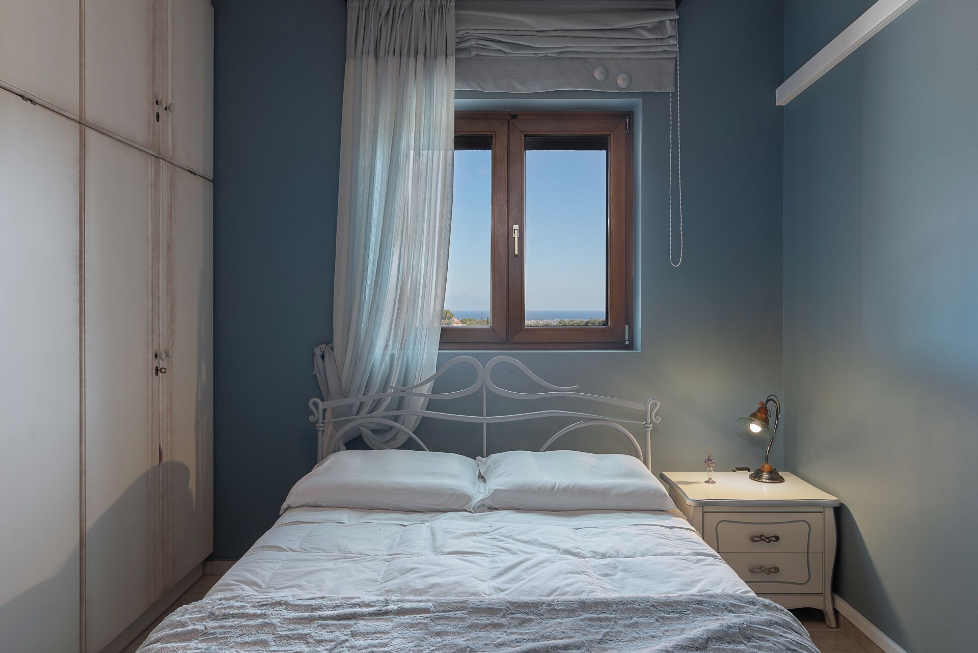 3 bedrooms, in-room safe, iron/ironing board, free WiFi