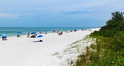 Beachside Haven - Family 3BR Near Vanderbilt Beach