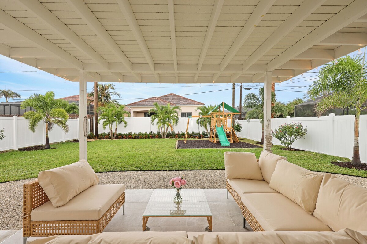Photo 8 of Casa Bella in Heart of Naples, Playground, All-New Interior, Beautiful & Bright