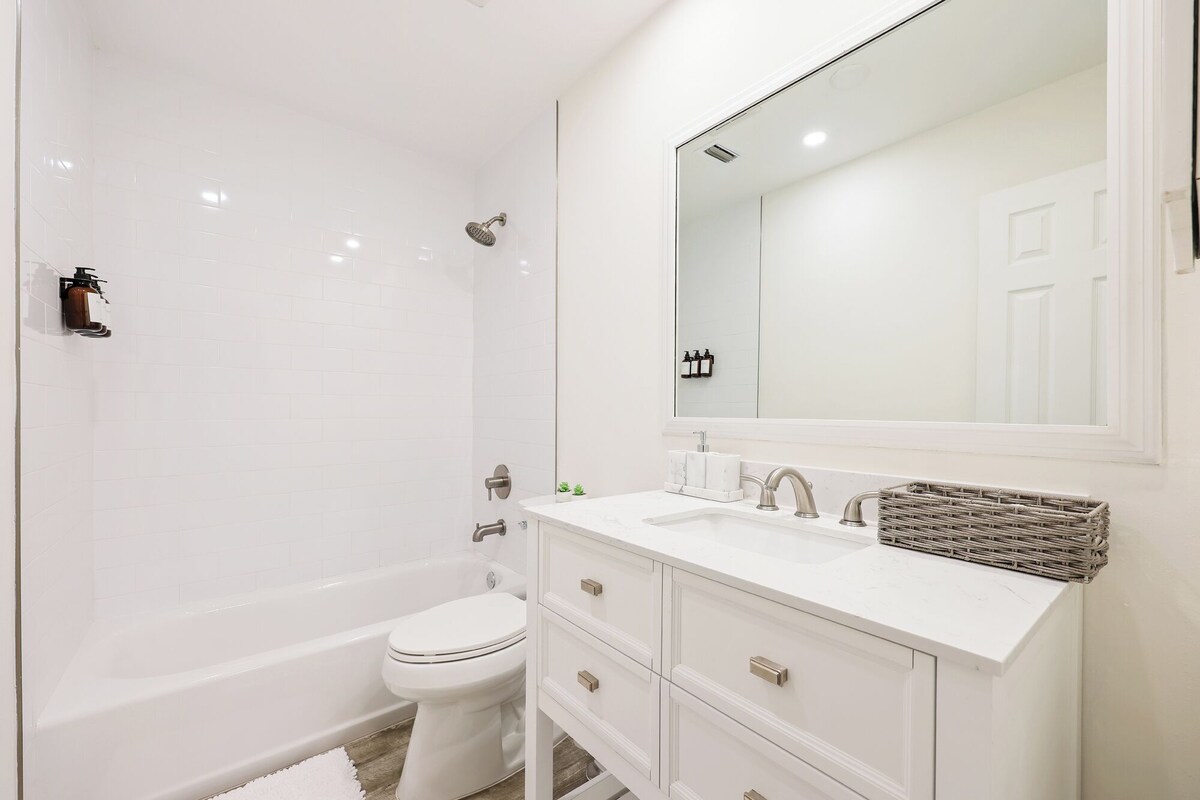 Photo 16 of Casa Bella in Heart of Naples, Playground, All-New Interior, Beautiful & Bright
