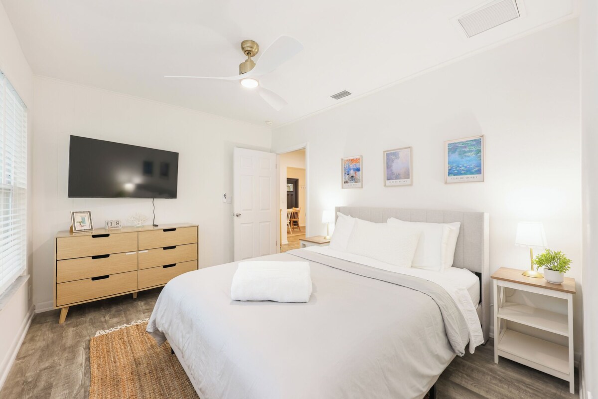 Photo 20 of Casa Bella in Heart of Naples, Playground, All-New Interior, Beautiful & Bright