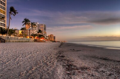 Beachside Haven - Family 3BR Near Vanderbilt Beach