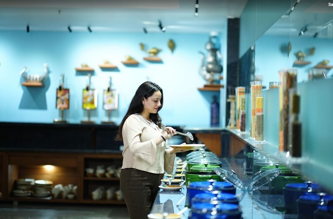 Desayuno buffet diario (INR 550 por persona)