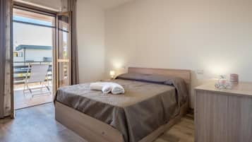 3 slaapkamers, een strijkplank/strijkijzer, reisbedje, wifi