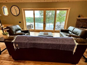 Smart TV - Lakefront Home with 6-person Hot Tub (Osceola)