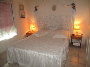 2 slaapkamers, een strijkplank/strijkijzer, gratis wifi