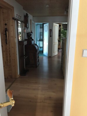 Interior - Beautiful 3 room apartment, 75 sqm (Stuttgart)