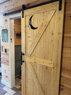 Interior - Fayetteville, WV & Summersville, WV Proximity new built cabin w firepit & hottub (Nallen)