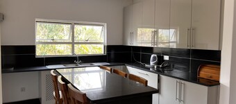 Rustic 3 Bedroom Cottage - 2267