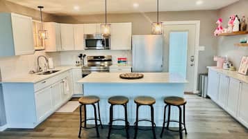 Mikroaaltouuni, uuni, liesi