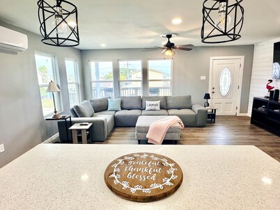 Cozy Family & Pet Friendly 2BR/1Bath fully furnished house in Rockport, TX