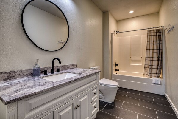 Shower, hair dryer, towels - Blue Ridge Mountain Retreat | Sleeps 26 | Pool, Spa, Game Room | Family Reunions (Morganton)