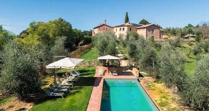 Villa Mami: A Tuscan Retreat of Elegance and Charm