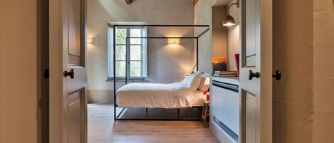 6 soverom, skrivebord, strykejern/-brett og wi-fi