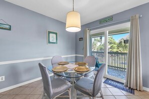 Appartement, 1 queensize bed met slaapbank (Gulf Highlands 116R- Sandy Toes & Sal) | Dineren