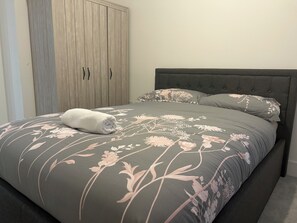 2 camere, ferro/asse da stiro, Wi-Fi, lenzuola