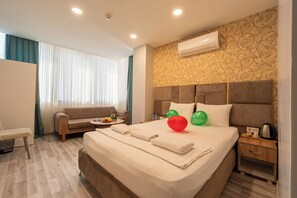 Studio Suite tiện nghi đơn giản | Quang cảnh từ phòng