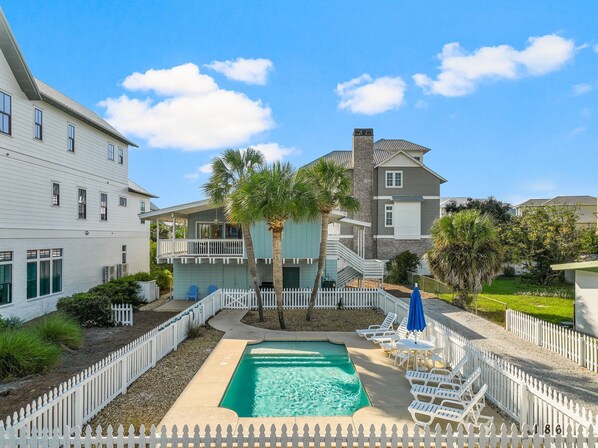House, Courtyard View | Private pool