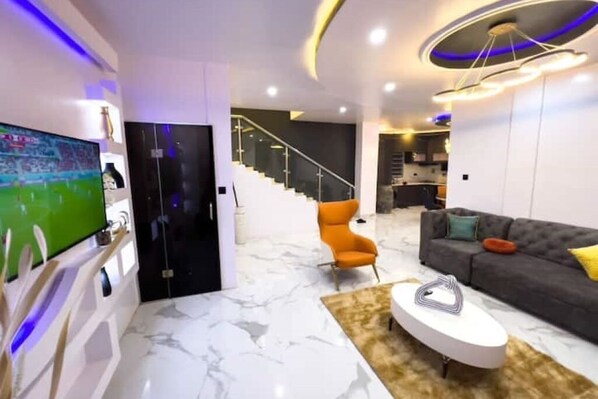 Living area - Exquisite 3Bed in GRA Ikeja
(Ikeja)