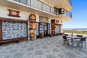 Outdoor dining - Edgewater Villa 116 2 bedrooms 2 Pools Golf Course (Panama City Beach)