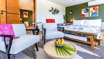 1 slaapkamer, een bureau, een strijkplank/strijkijzer, wifi