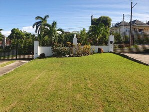 Property grounds - Rosewood Villa (Montego Bay)